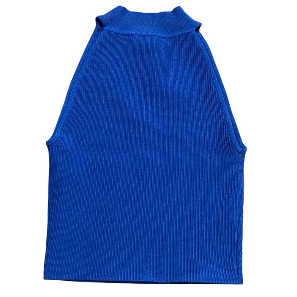Aritzia
Babaton
Sculpt Knit Mockneck Halter Top - Picture 8 of 9